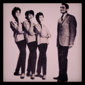 The Drew-Vels doo-wop group ... pictured with Carlton Black ®