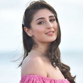 dhvani-bhanushali-i-will-definitely-try-my-hand-at-acting-002.jpg