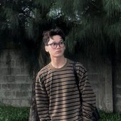 tặng bé Quanh mấy tấm here