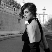 Muriel, B&W