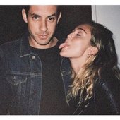 Miley Cyrus & Mark Ronson