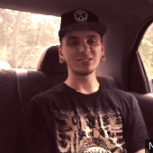 1zyrAT.gif