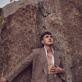 220913_FLAUNT_PAUL_MESCAL_S6_103_R2_V3.jpg