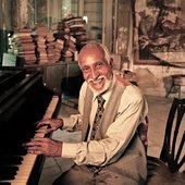 Rubén González
