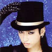 Aki with top hat.