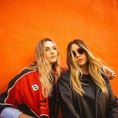 Dirty_Blonde_Press_1600x.jpg