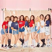 MOMOLAND