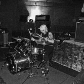 dronez @ the empire
