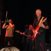 geoffrey richardson, jim leverton and pye hastings at exeter 2005