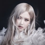 blackpink_rose_solo_teaser_poster_4_on_the_ground-1.jpg