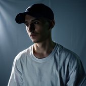 Foto promocional do álbum HOLOGRAMA tour