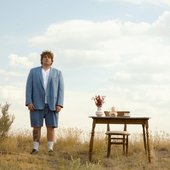 Isaac Quazzo in Loose Leaf music video