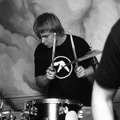 Володя (Volodya-drums)