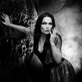 Tarja black and white