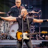 op-je-73ste-drie-uur-lang-knallen-bruce-springsteen-doet-het-in-de-johan-cruijff-arena.jpeg