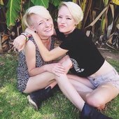 <3