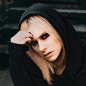 Avril Lavigne (6).jpeg