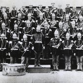 marine-marching-band-1890-bettmann.jpg