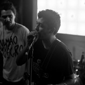 banda toda em apresentação