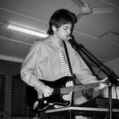 Fuzzrays at the Fairfield bowlo, 2023 (photo by @rubysaige on instagram)