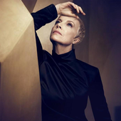 VVVMagazine AnnieLennox - By James White