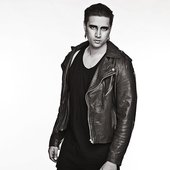 vivekshraya_press_b&w_72dpi.jpg