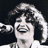 julia leon 3.jpg