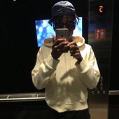ineedmanybags_1760421756_3743011444867206962_77460724409.jpg