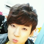 Kevin's cute selca :D