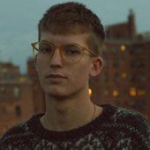 gusdapperton.jpg