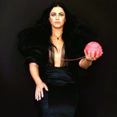 Emel 5.jpg