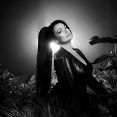 neea b&w