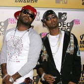 aug-31-2006-new-york-ny-usa-jim-jonez-and-juelz-santana-at-the-arrivals-DP551J.jpg