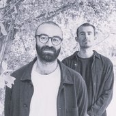 L.jpg