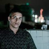 O mc pernambucano Schnneider lança o álbum Degradê.