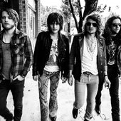 Tyler Bryant & The Shakedown