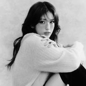 JEON SOMI GLYF | B&W