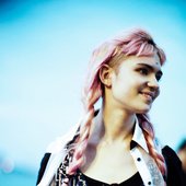 Grimes with pink hair is best Grimes