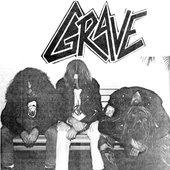 Here's a killer old school GRAVE pic from way back in their classic demo days...   1990 