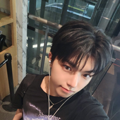 jihwanlxvr 的头像