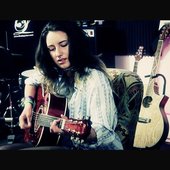  Elea Calvet, photographer unknown, source: youtube/lindo guitars