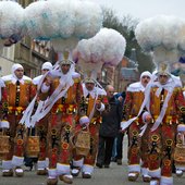 gilles-du-carnaval-de-binche.jpg
