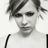 Avril Lavigne-1.png