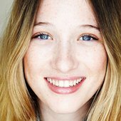 Sophie Lowe 