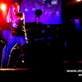 versus | live