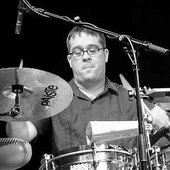 Roberto Rodriguez, jewish cuban drummer and percussionist.