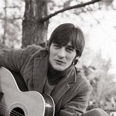 gene-clark-press-photo-1acdcd97-6114-4ab5-9c57-bf28d23be705.jpg