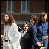 the_beatles_abbey_road_london_c_1969_paul_mccartney_photographer_linda_mccartney.jpg