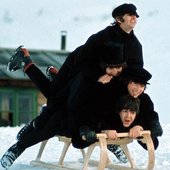 Beatles-skiing-03.jpg