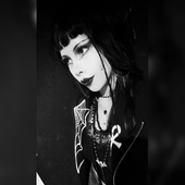 BlackNoirMila 的头像